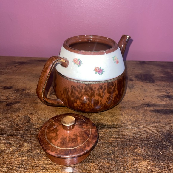 Tea Pot - Picture 7 of 10